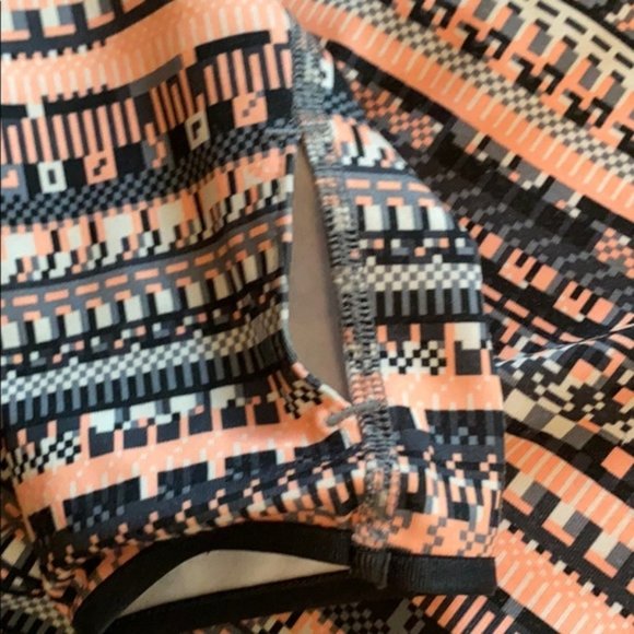 NWOT Women NIKE PRO 3/4 Zip Dri-Fit training pullover Top - Picture 3 of 3